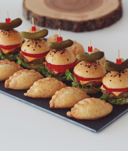 Mini kibinų ir burgerių MIX
