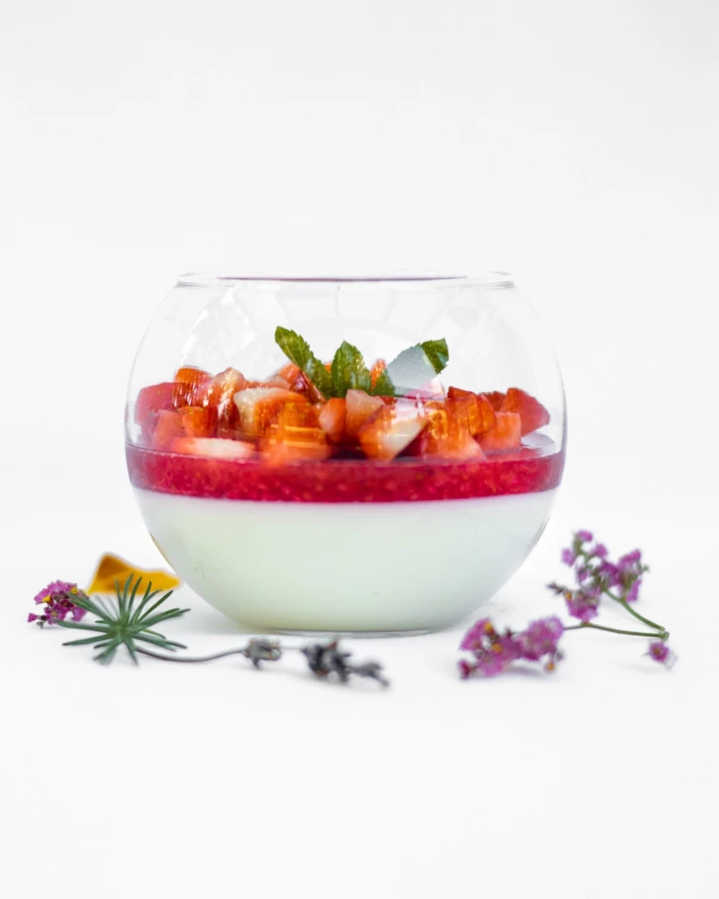 Braškių panna cotta