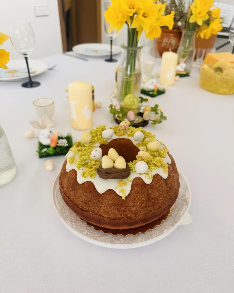 Jogurtinis šventinis medaus KEKSAS su žaliąja citrina