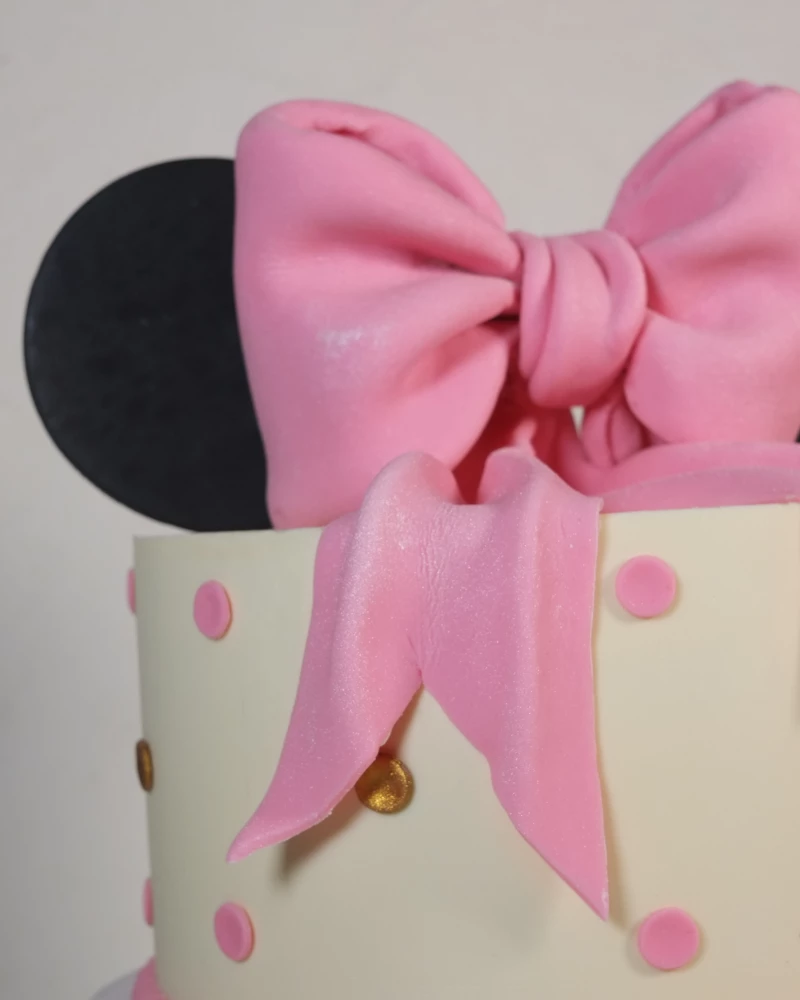 Tortas MINĖ (Minnie Mouse)