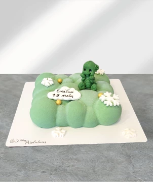 Debesėlio formos dekoruoti tortai