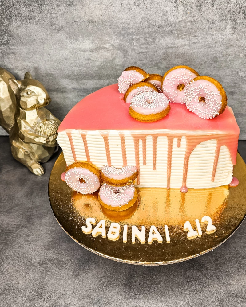 Pusės metukų tortas mergaitei