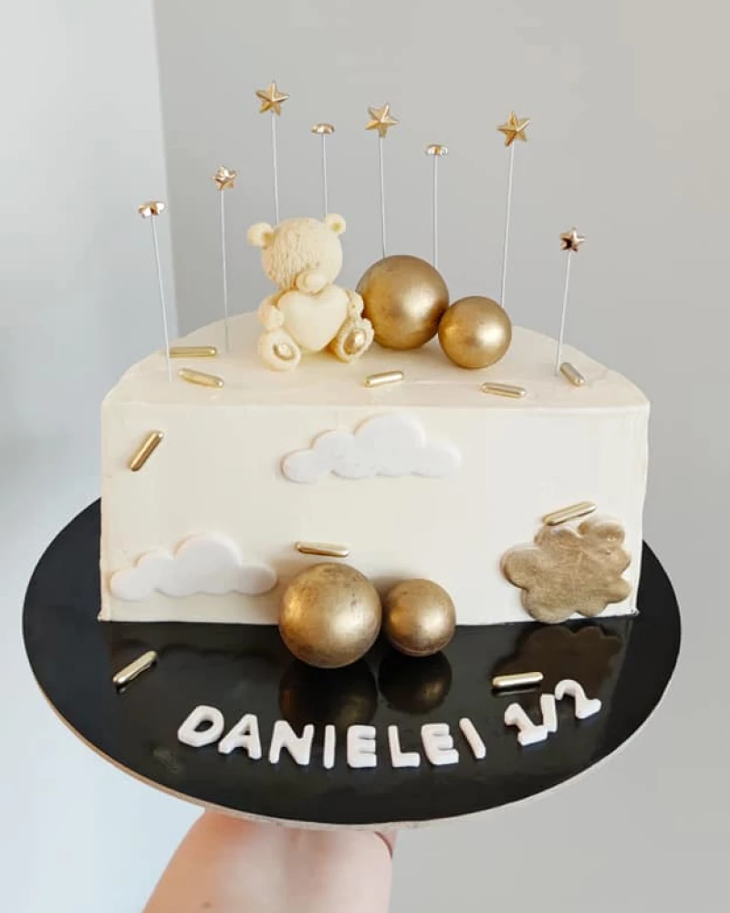 Pusės metukų tortas mergaitei