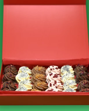 Prabangi Kalėdinė Zefyrų belgiškame šokolade dovanų dėžutė (verslo dovana), 24 vnt.