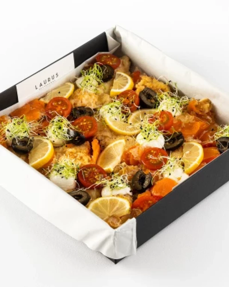 9 patiekalų Vaišių stalas LAURUS KALĖDOS (8-10 asm.)