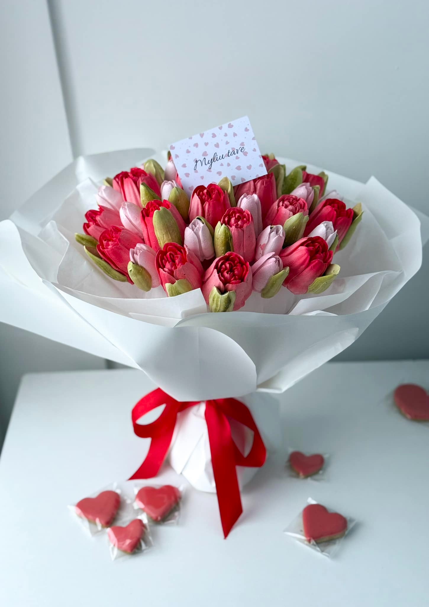 Kovo 8- osios dovanos