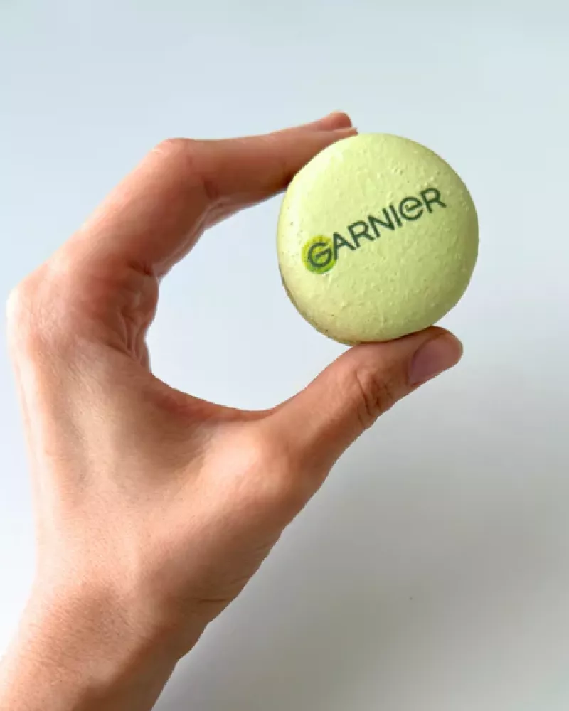 Macarons su logotipu, užrašu ar paveikslėliu