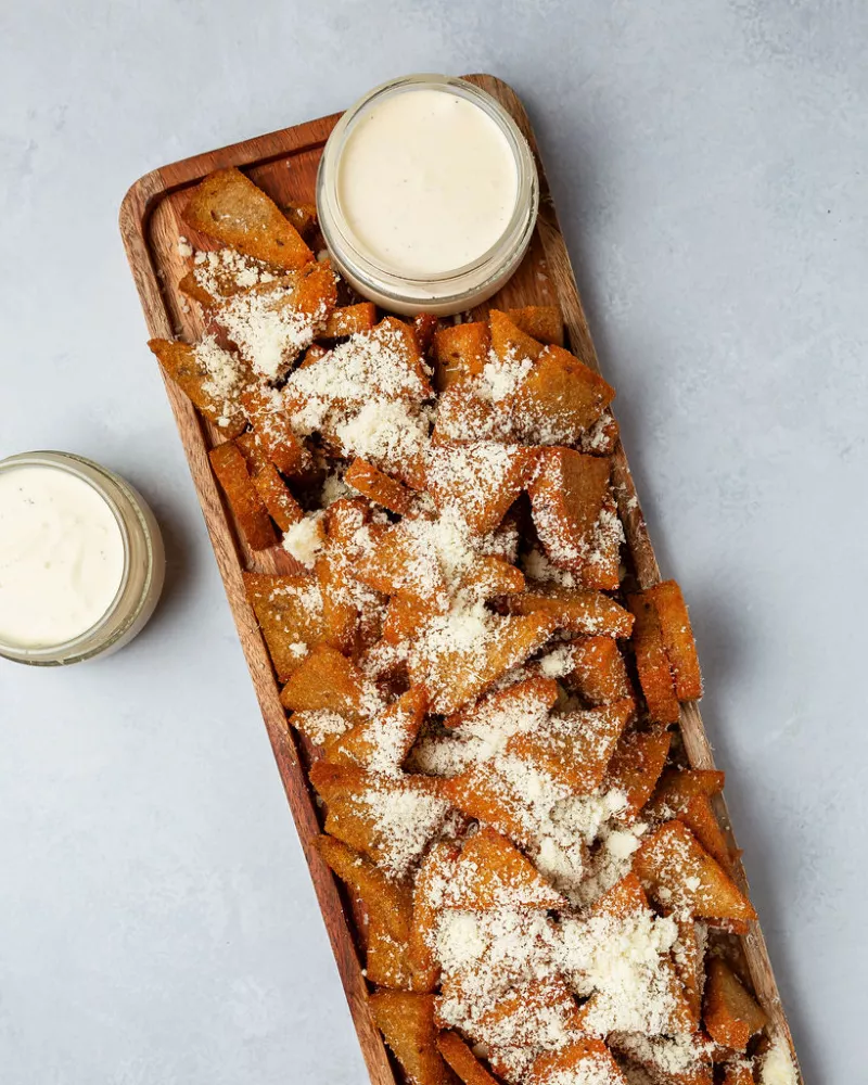 Naminė kepta grūdėta duona