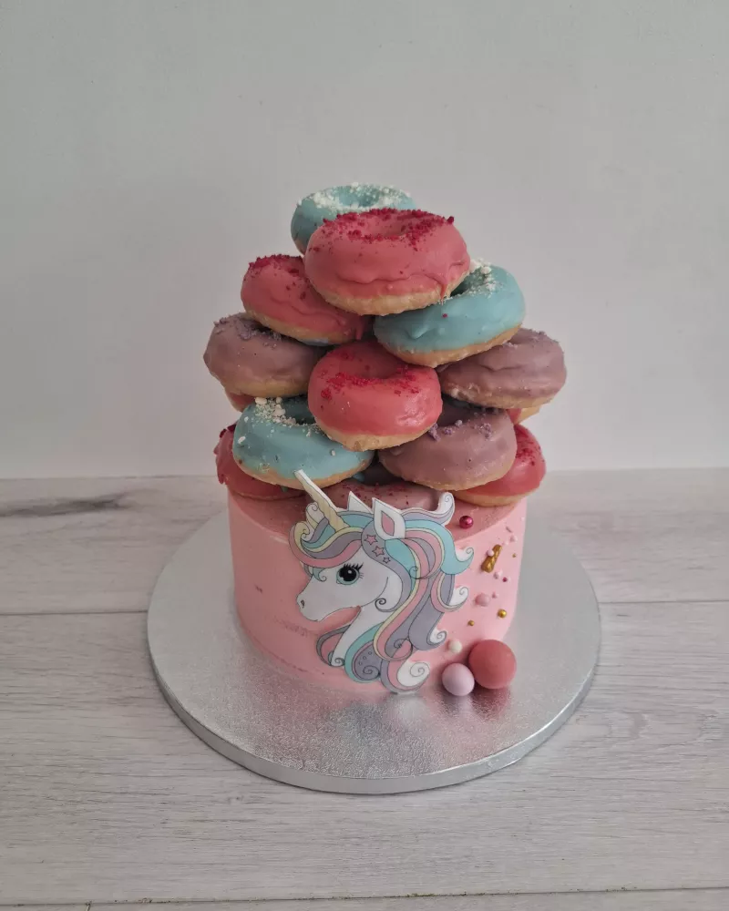 Teminis vaikiškas tortas su spurgytėmis