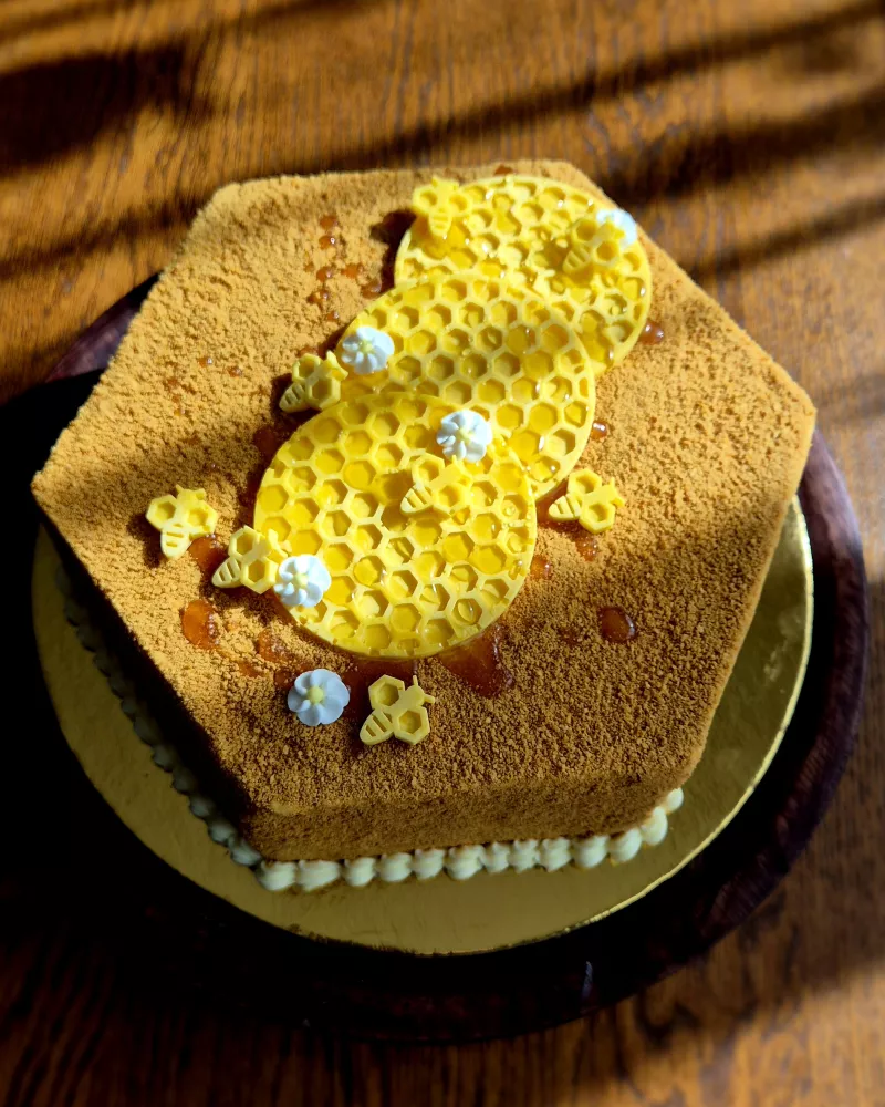Klasikinis lakštinis tortas MEDUTIS