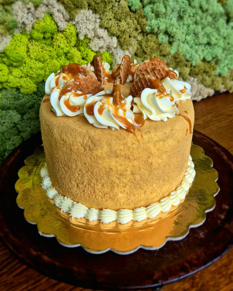 Lakštinis tortas KARAMELINIS MEDUTIS