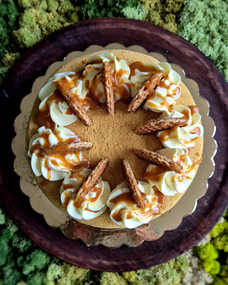 Lakštinis tortas KARAMELINIS MEDUTIS