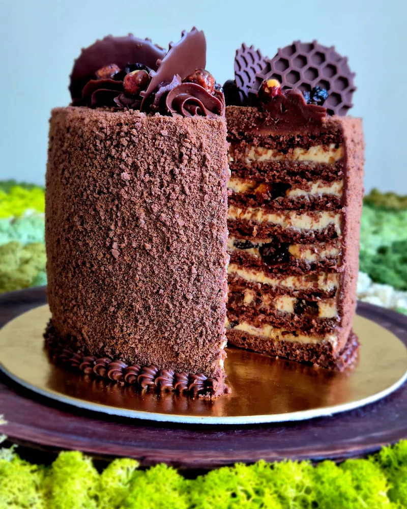 Lakštinis tortas KARALIŠKAS ŠOKOLADINIS MEDUTIS