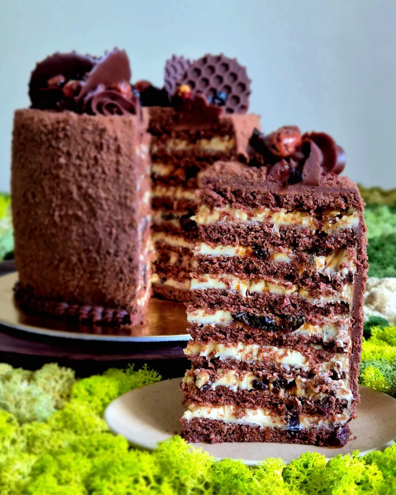 Lakštinis tortas KARALIŠKAS ŠOKOLADINIS MEDUTIS