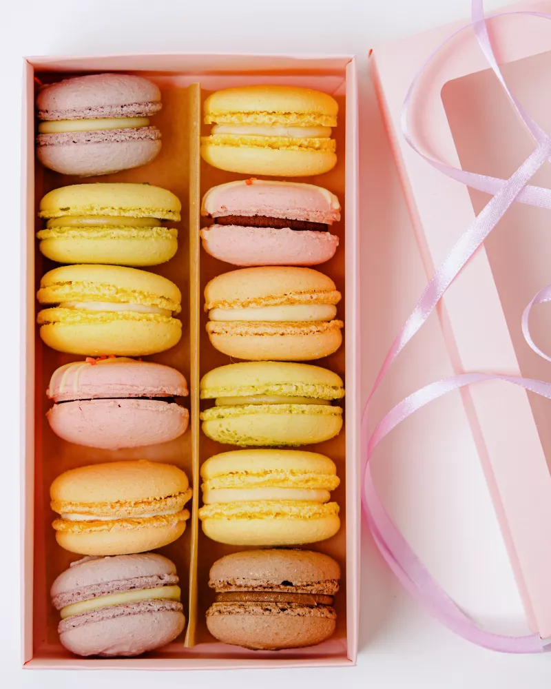 2 skonių prancūziškų macarons rinkinys