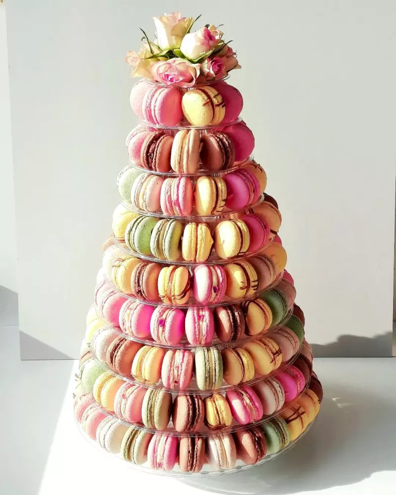 Macaronsų šventinė piramidė