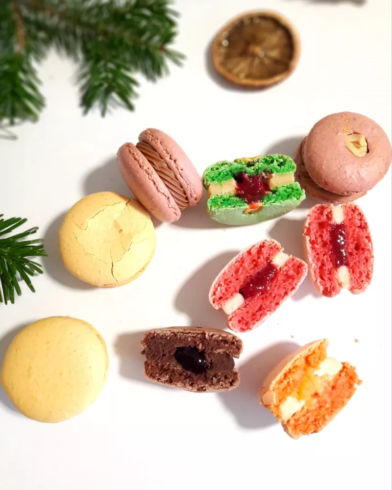 Macaronsų šventinė piramidė