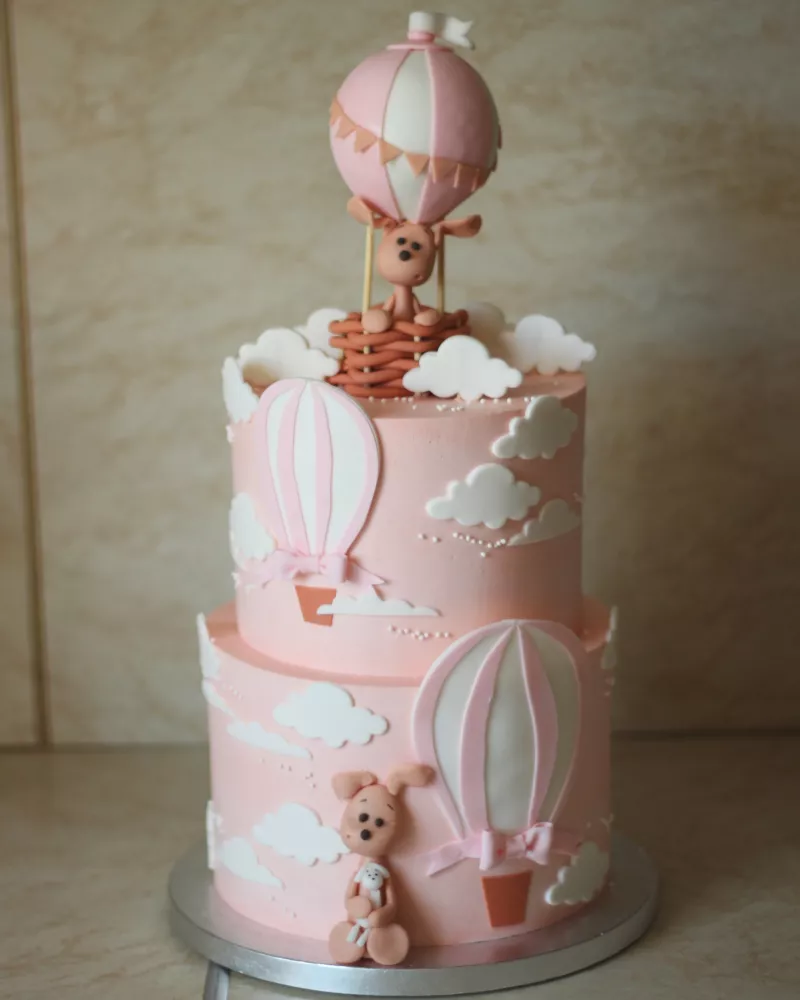 Dviaukštis krikštynų tortas