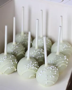 Cake popsai krikštynoms