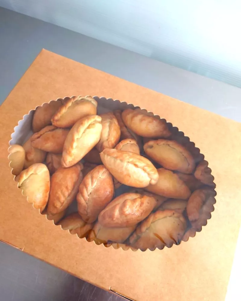 Mini kibinai su mėsa ar varške