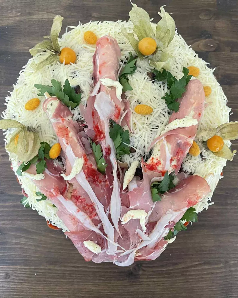 Duonos tortas  "Šiurpioji Helovyno Ranka"