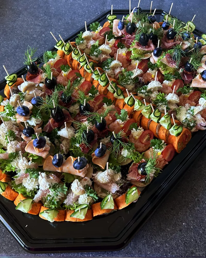 *PARTY NR.6* užkandžių rinkinys 100vnt.