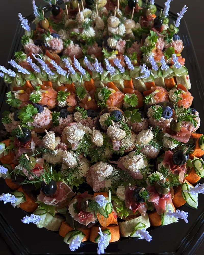 *PARTY NR.6* užkandžių rinkinys 100vnt.