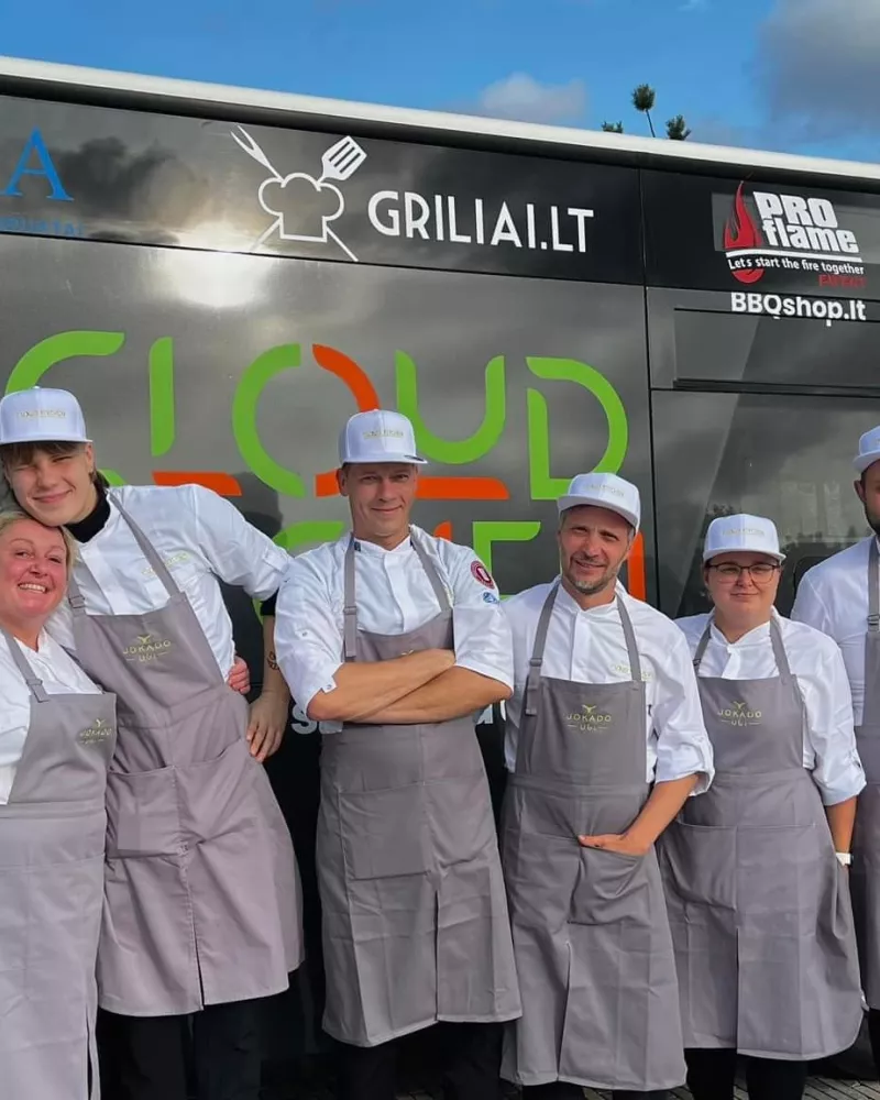 Cloud Kitchen catering - Aukščiausios klasės maisto autobusas