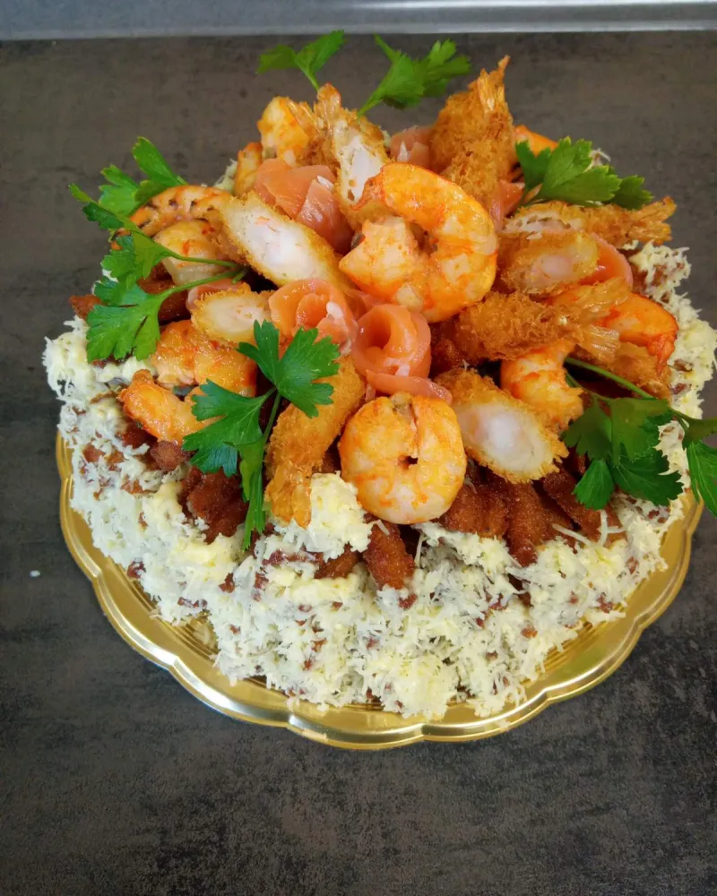 Keptos duonos tortas su krevetėmis