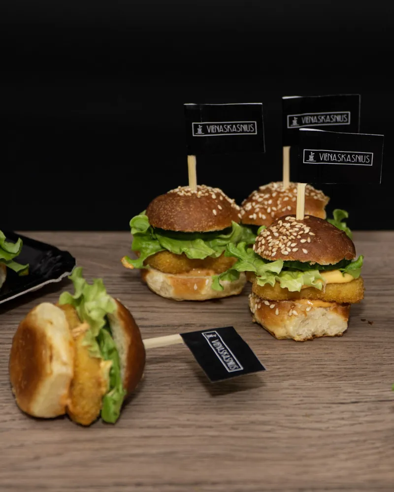 Mini burgeriukas su traškia vištiena