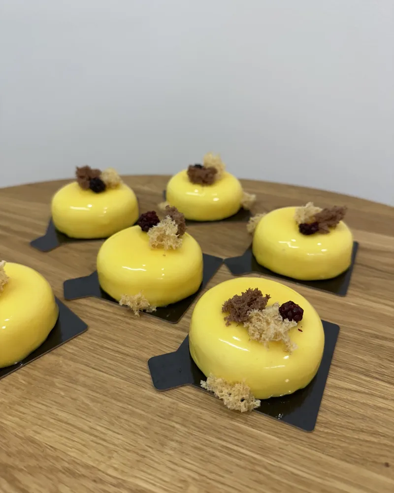 Pyragaičiai sūrio ir mango duetas