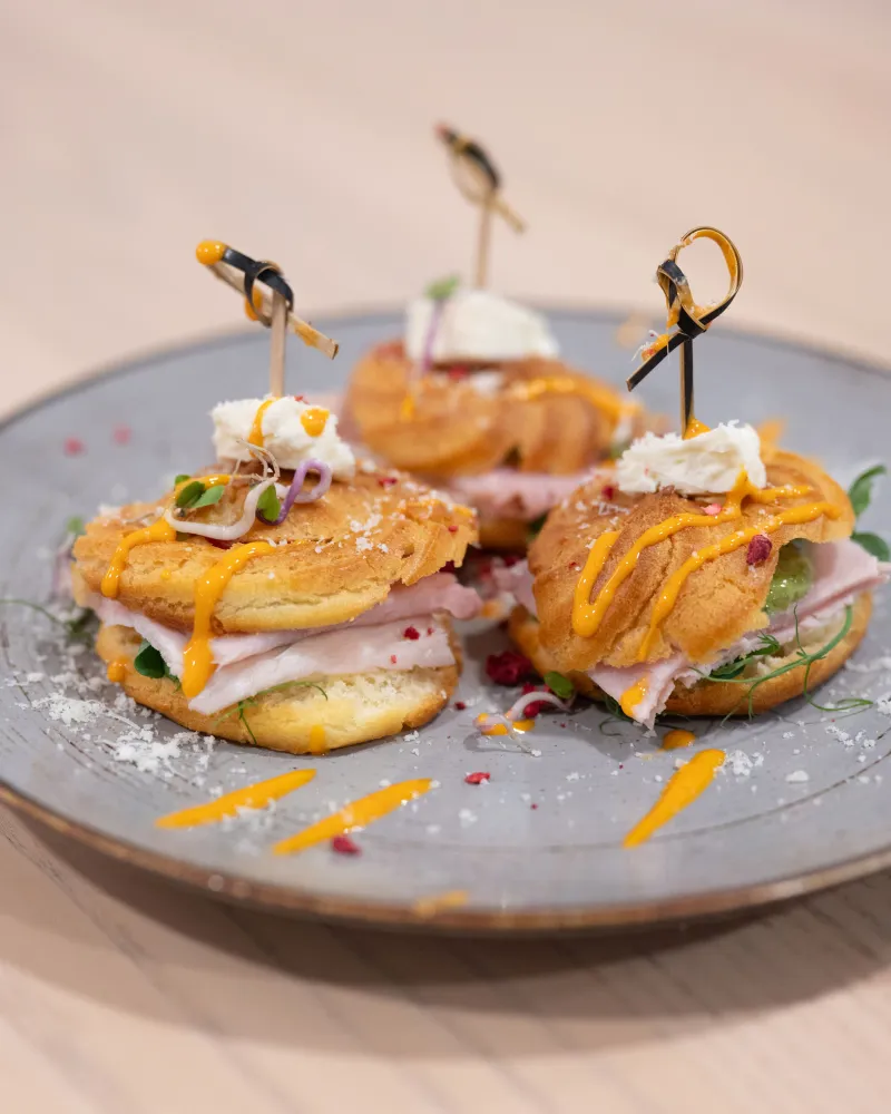 Plikytas pyragėlis su prosciutto cotto