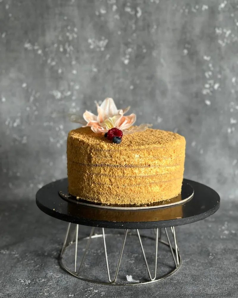 Меdaus karamelinis tortas