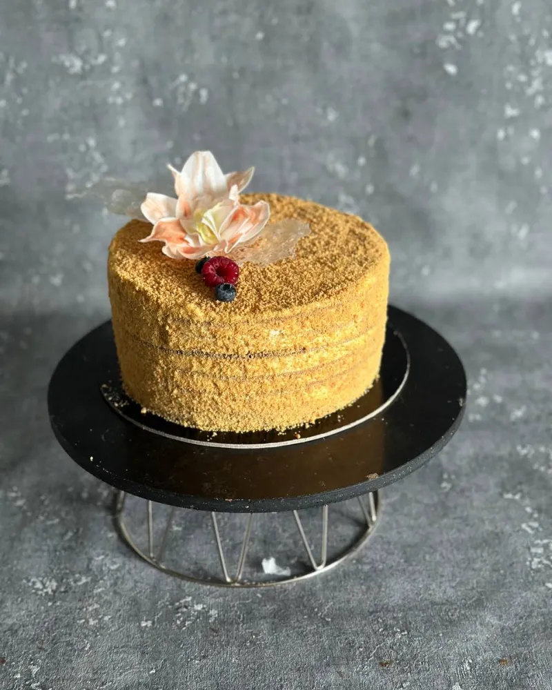 Меdaus karamelinis tortas