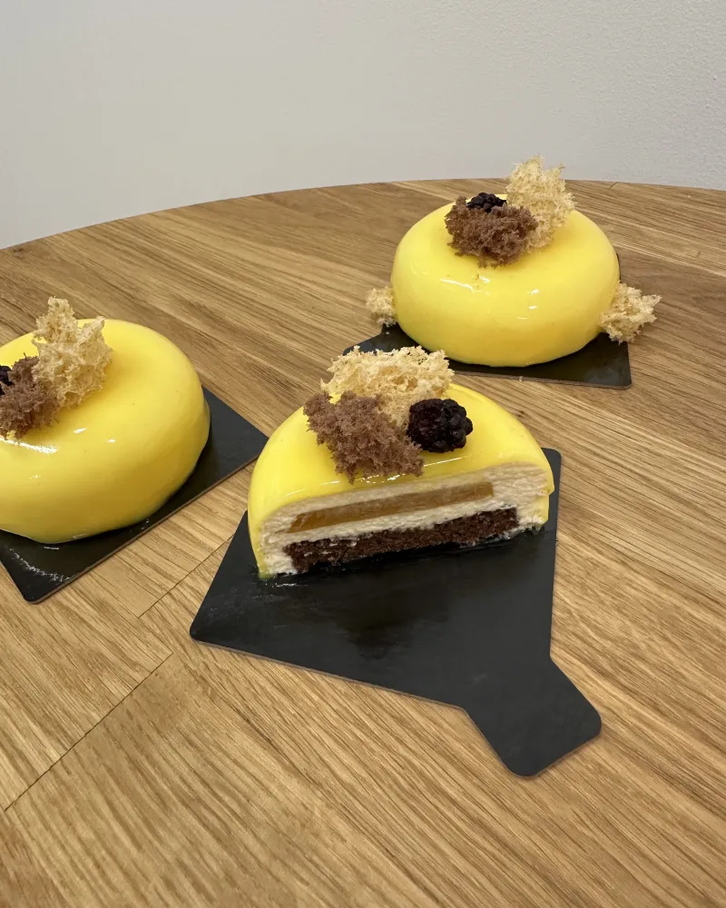 Pyragaičiai sūrio ir mango duetas