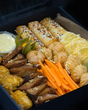 "Penktadienio" užkandžių dėžutė #6 NAUJŲJŲ METŲ SUTIKIMUI