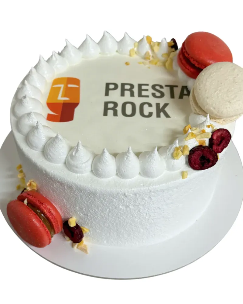 Apvalus tortas su papuošimais ir logotipu