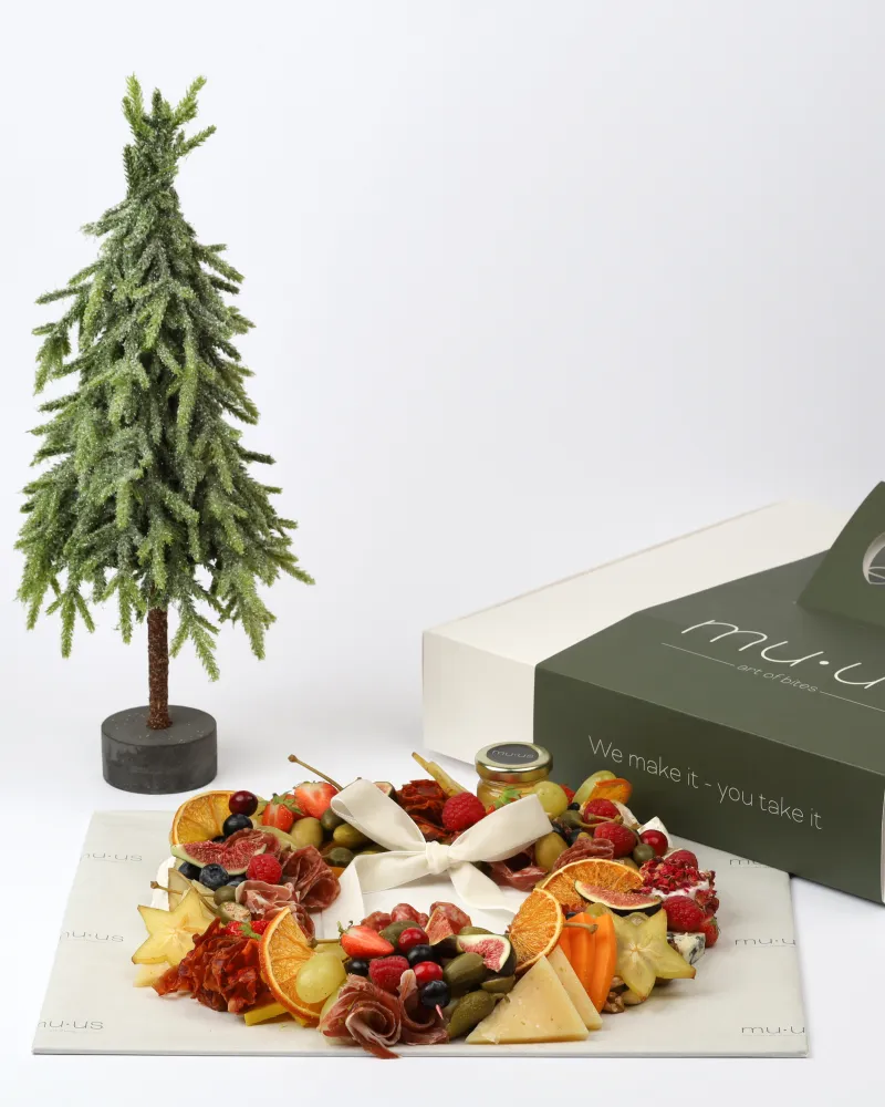 Šventinis MUUS Vainikas – Gurmaniškas Sūrių ir Mėsyčių Rinkinys