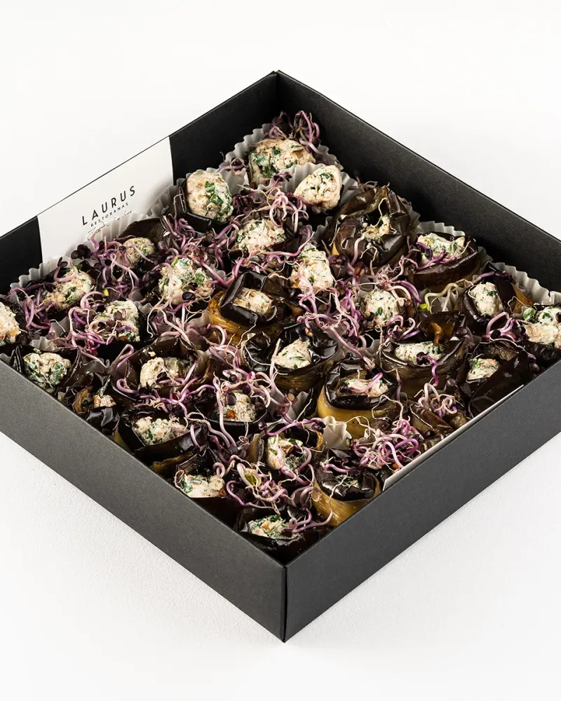 9 patiekalų Vaišių stalas LAURUS KALĖDOS (8 asm.)