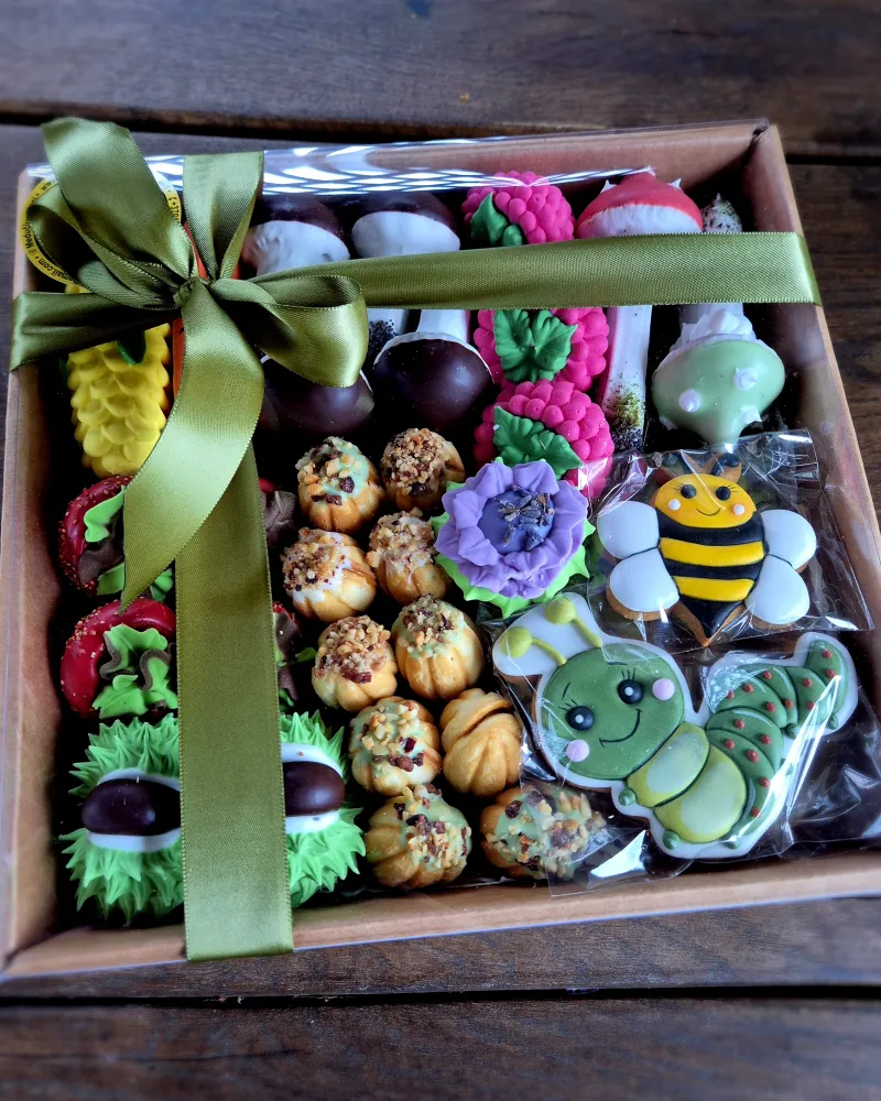 Meduolinių, sviestinių ir dekoruotų saldėsių rinkinys GAMTOS PASAKA