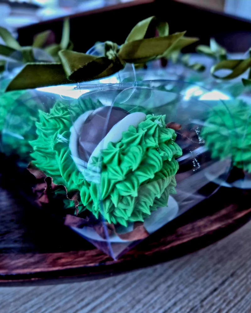 Stalo meduolis - dovana svečiui KAŠTONAS