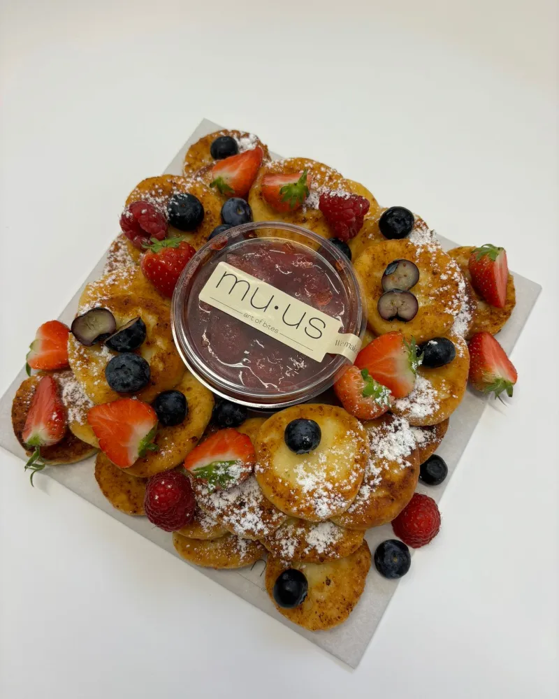 Varškėtukai su namine uogiene, 500 g