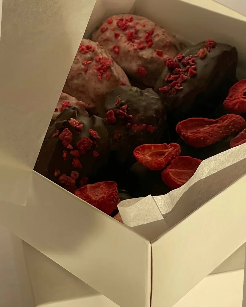 Įdarytos datulės (3 skoniai x4)