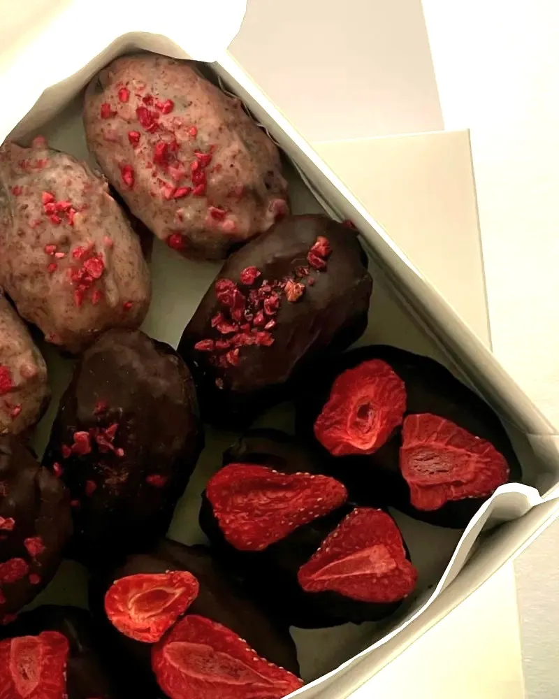 Įdarytos datulės (3 skoniai x4)