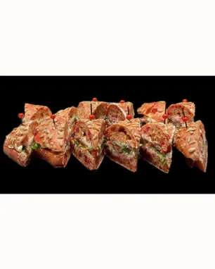 Burokėlių duonelės sumuštiniai su mocarela, daržovėmis, 15 vnt.