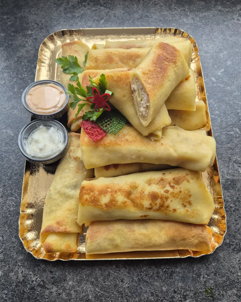 Lietiniai blynai su 2 skirtingais įdarais (vištiena ir kumpiu), 20 vnt.