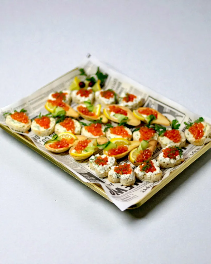 Vieno kąsnio sumuštiniai su ikrais, 24 vnt.