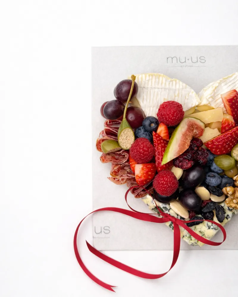 Valentino dienos sūrių ir mėsyčių rinkinys dviem