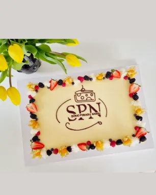 Sūrio pyragai su įmonės logotipu