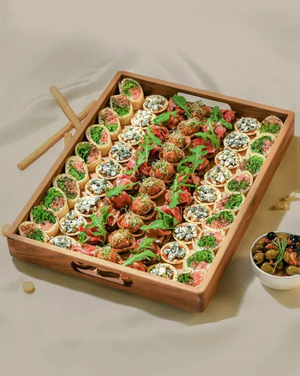 GURMANIŠKAS vieno kąsnio užkandžių rinkinys, 68 vnt.